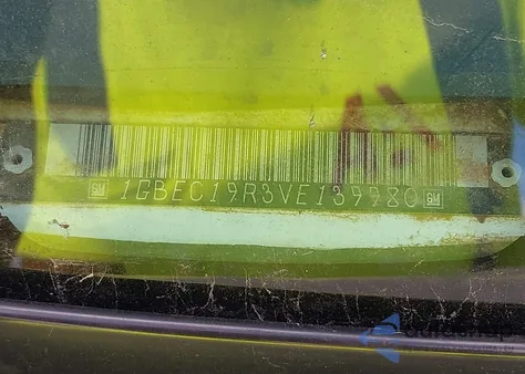 1997 Chevrolet C1500 Fleetside z USA, uszkodzony, nr VIN 1GBEC19R3VE139980